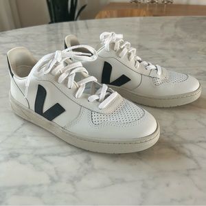 Veja V-10 Lace Up Sneakers in White/Black Size 9.5